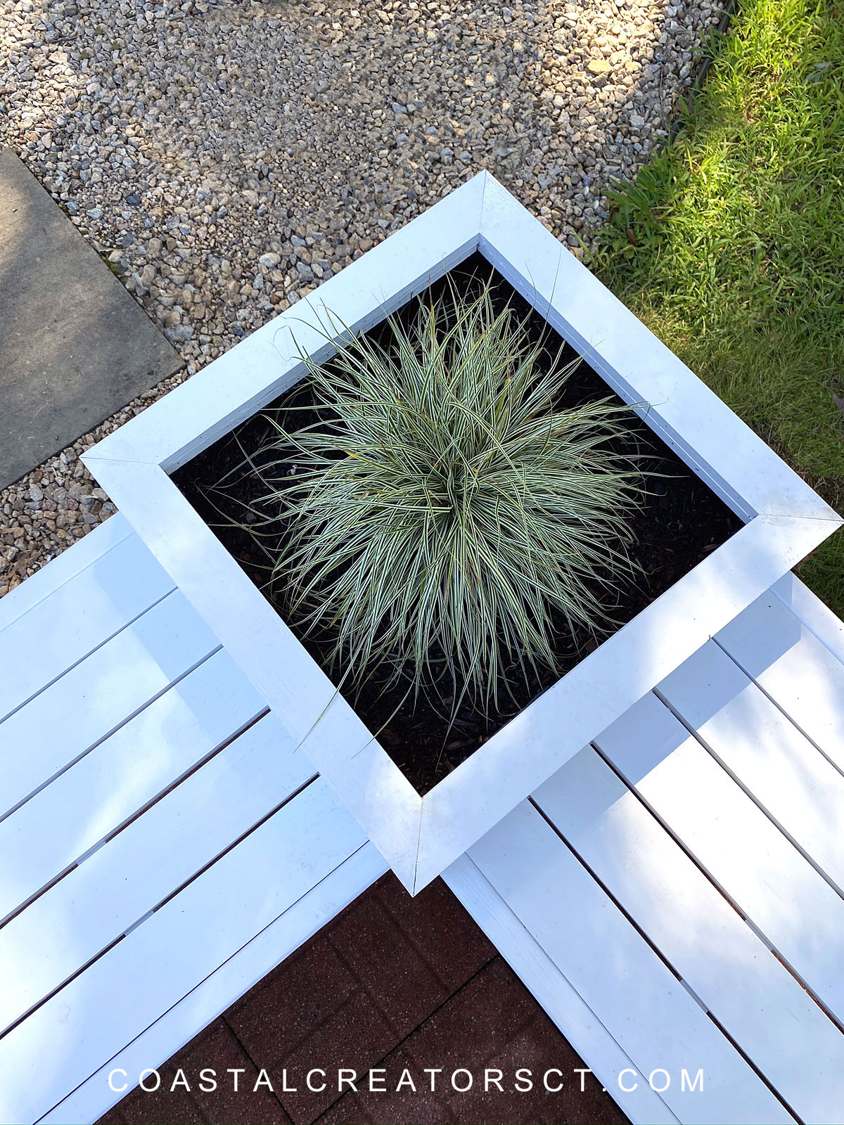 Build an Exquisite Triple Planter Bench