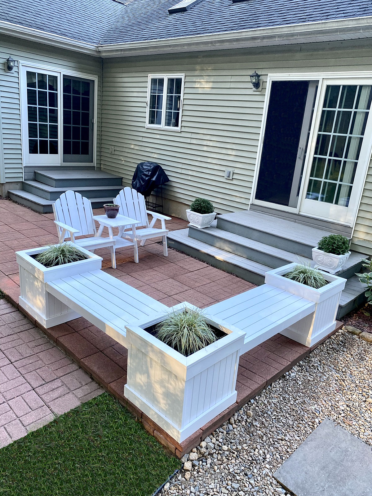 Outdoor bench online planter